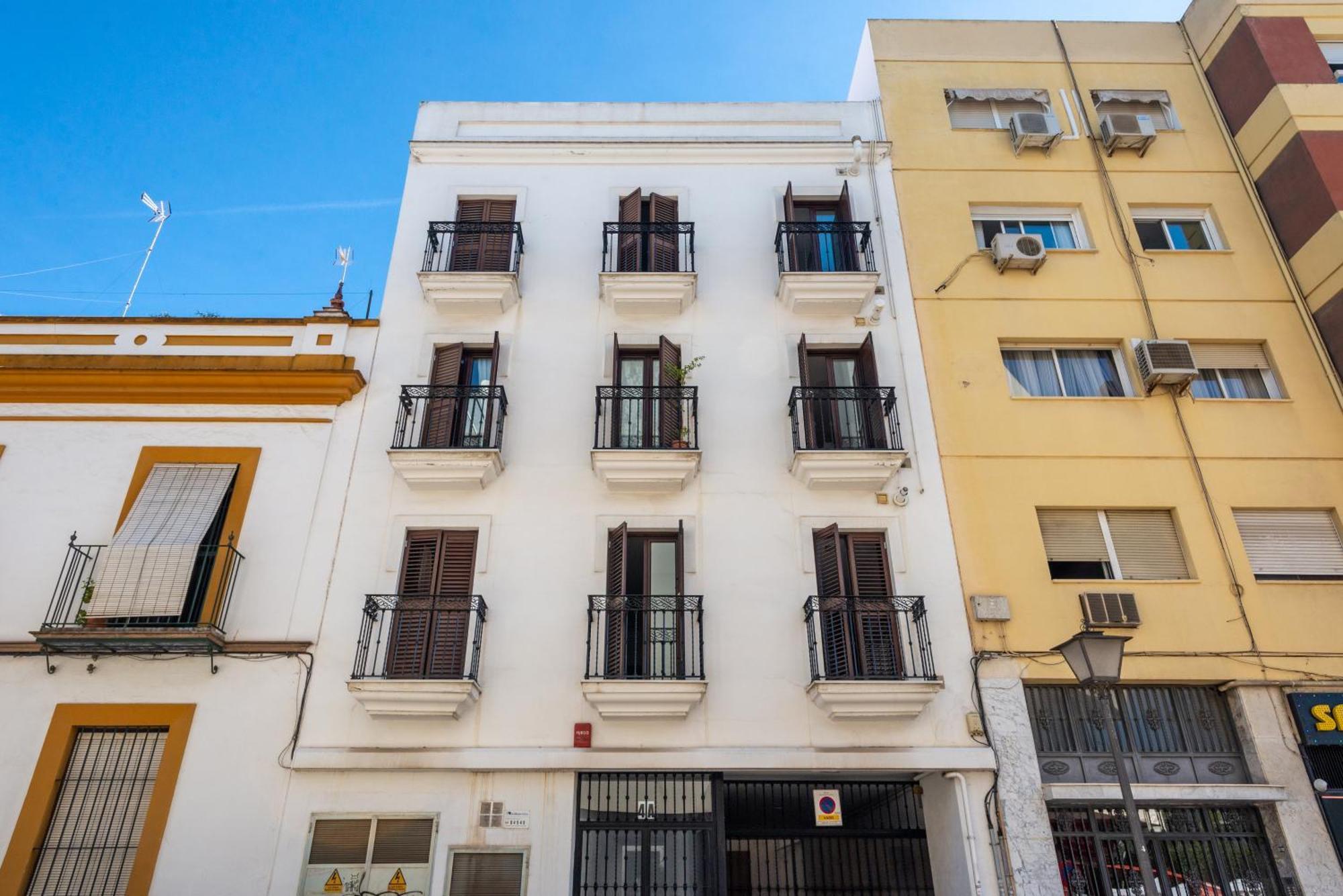 Modern Atico, Close Macarena/sevilla Center Apartment